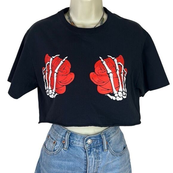 Windsor Tops - Windsor Black with Skeleton Hands and Roses Cropped T-shirt Size S